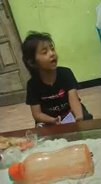 Status wa bocah cilik nglamak karo wong tuo