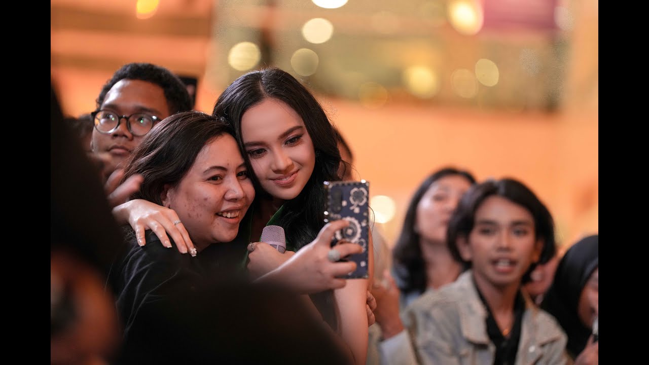 Lyodra Live Plaza Senayan (25 Desember 2024) FULL [FAN CAM/UNOFFICIAL]