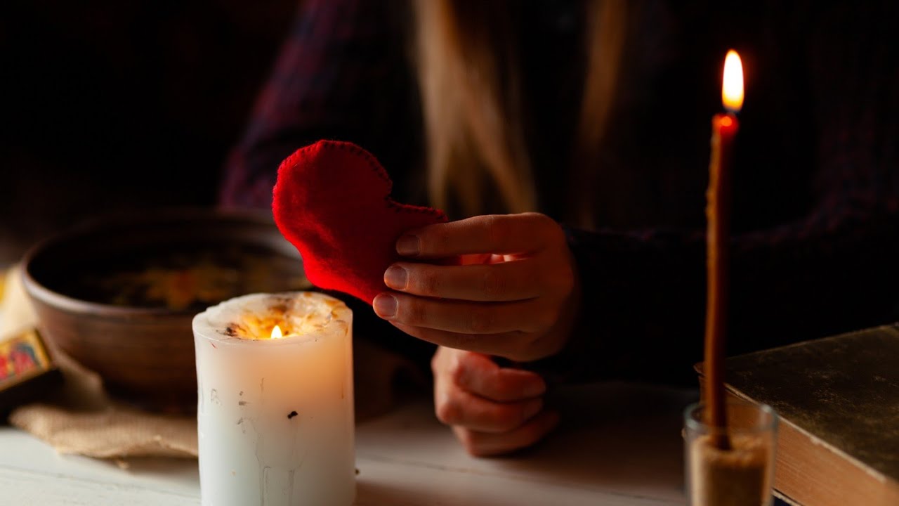 19 دقيقة يومياً كافية أن تُشعل أركان قلبه إخلاصاَ لك و إليك 🔥 .