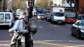METROPOLITAN POLICE () UNMARKED HONDA CIVIC RESPONDS TO AN INCIDENT WITH BLUE LIGHTS & SIREN.