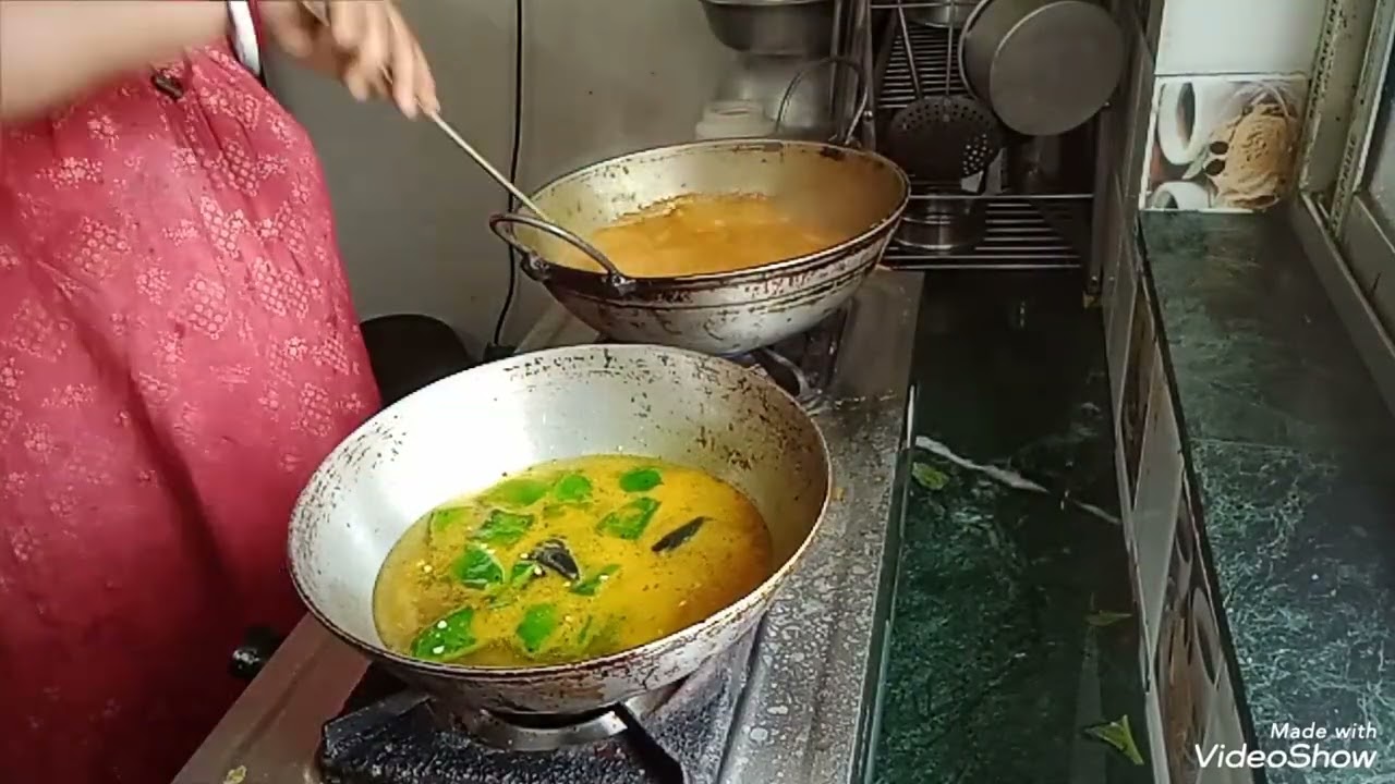 আমার সংসারের বিভিন্ন কাজের একটি ভিডিও নিয়ে চলে এলাম । 