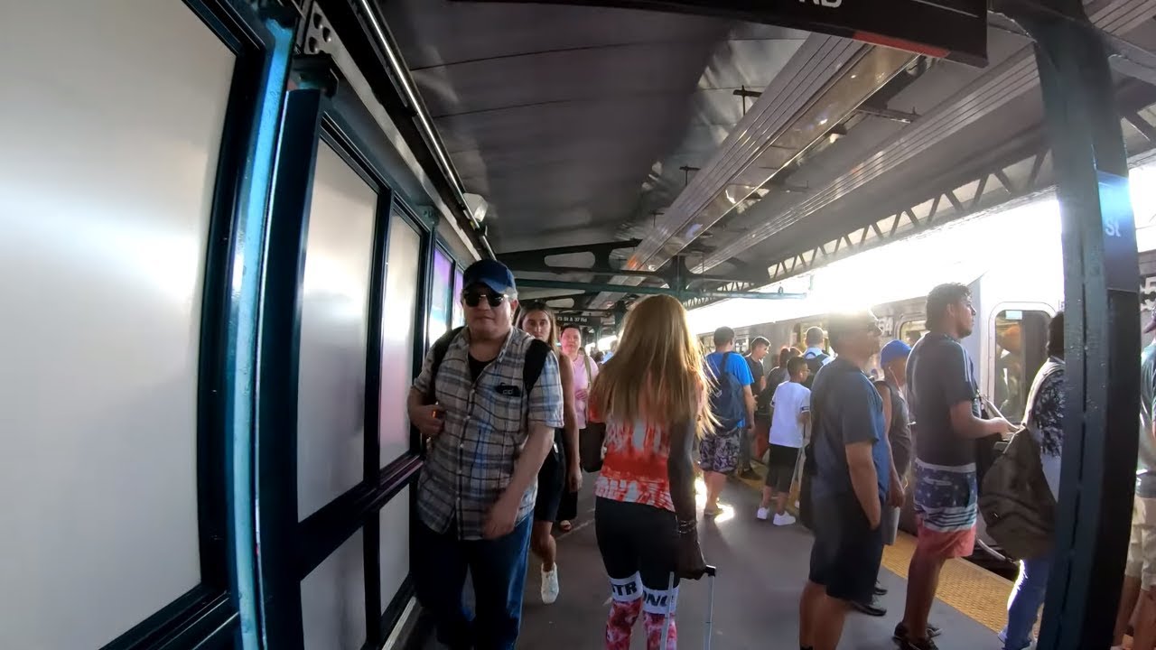 ⁴ᴷ⁶⁰ Walking Jackson Heights - Roosevelt Avenue / 74th St