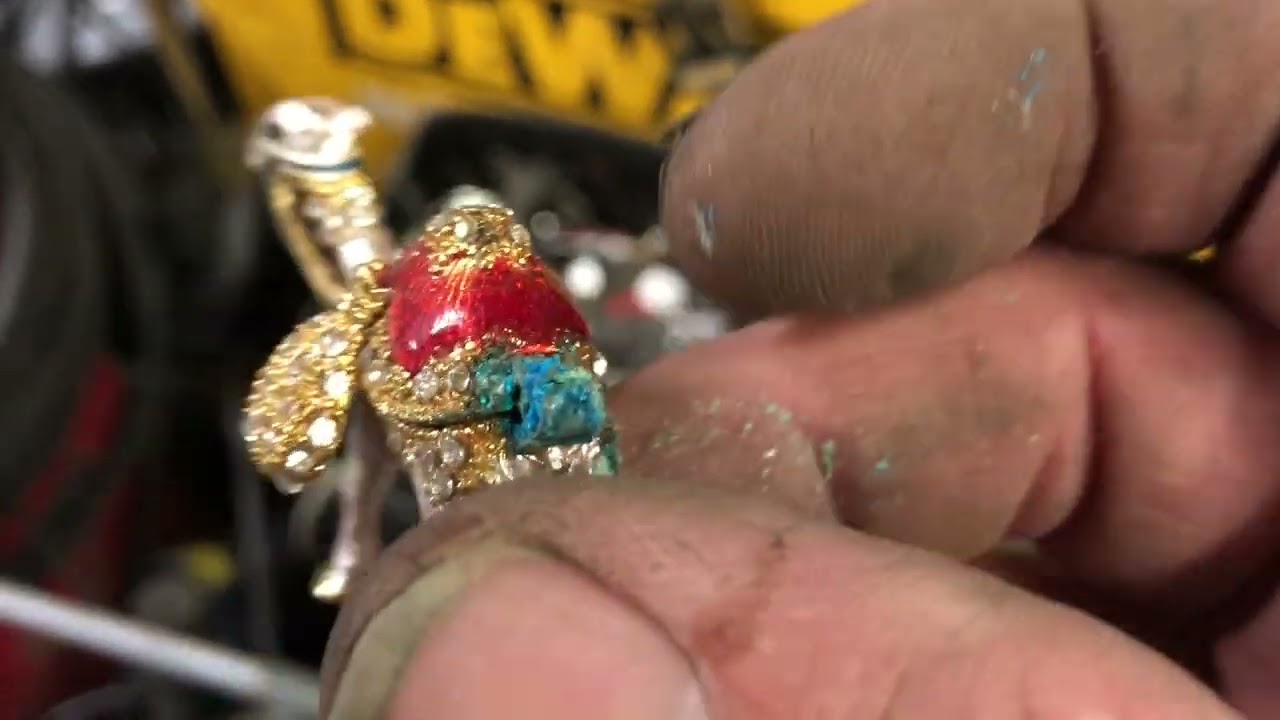 Наконец-то! Сокровище среди мусора!