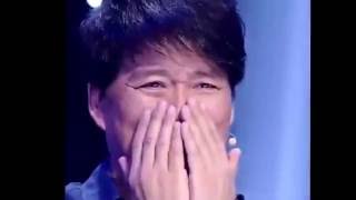 Challenge: Contortionist stuns with incredible 'box' routine
