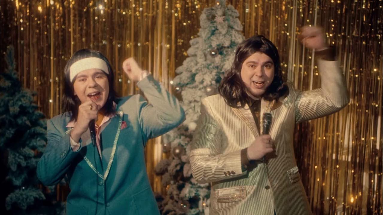 Премьера новогоднего клипа. Премьера новогоднего клипа. Новогодние клипы 2019 года красноярских телекомпаний. Гаязов бразер. Пародия на елку.