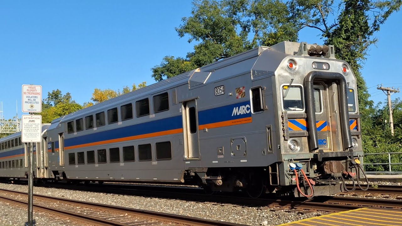 Westbound Marc train in St Dennis Maryland - YouTube