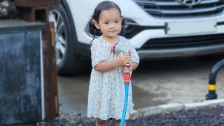 [SUB] RUDA had a great time with daddy with only water hose.