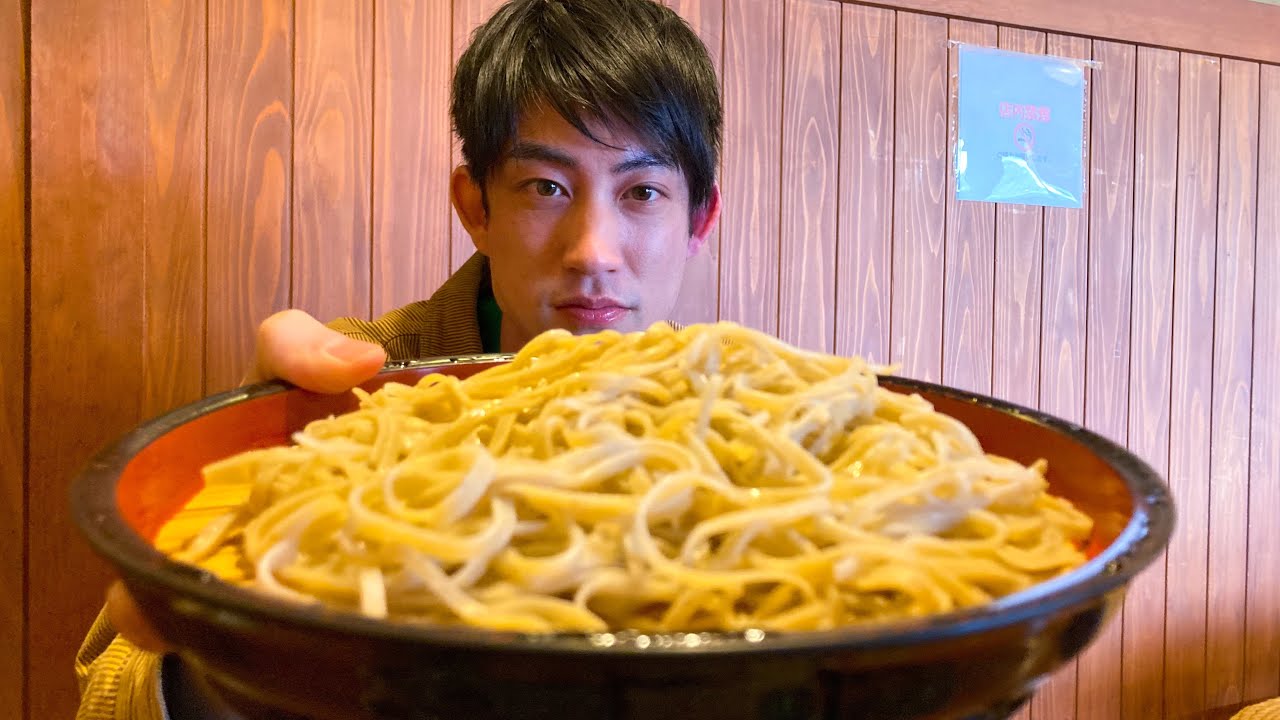 ここの蕎麦は個人的にナンバーワン！田んぼに囲まれている蕎麦屋。