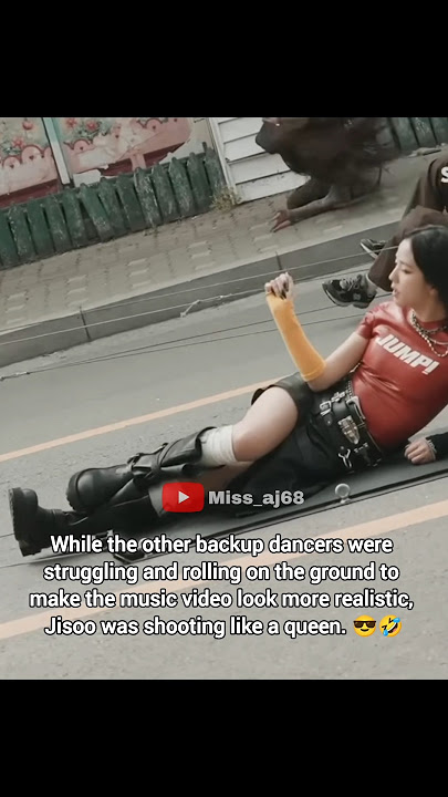Struggle? Not in Jisoo 's script 💀🤣 #jisoo #fypviralシ #ytshorts #blqckpink #blink @sooyaaa__