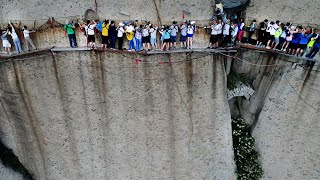 20 Most Dangerous Tourist Attractions in the World screenshot 3