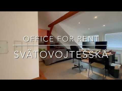 वीडियो: ब्राटिस्लावा में अत्यधिक क्रिएटिव ऑफिस स्पेस में पुराना फ्लैट कनवर्ट किया गया