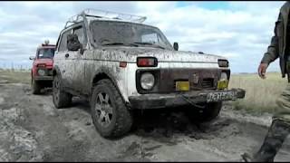 Покатушки на нивах в Алейске