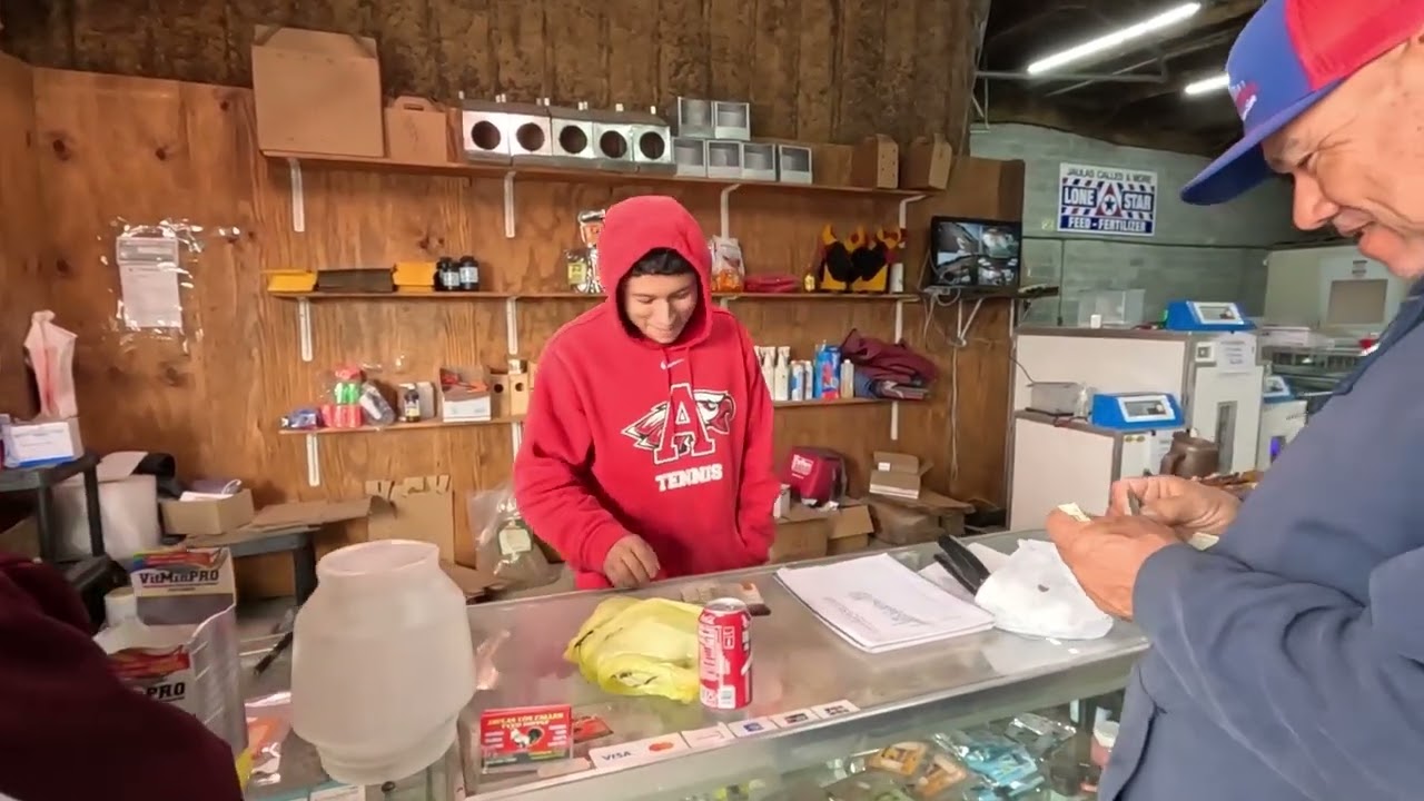 El viejon con su amigo Fernando en Jaula las calles.