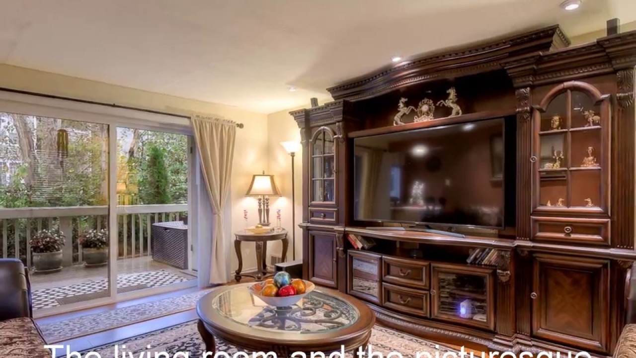 Beautiful Redmond Condo!