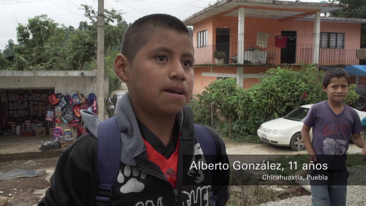 Ayudamos a niños  y niñas afectados por el huracán “Earl” en Puebla para que regresen a clases