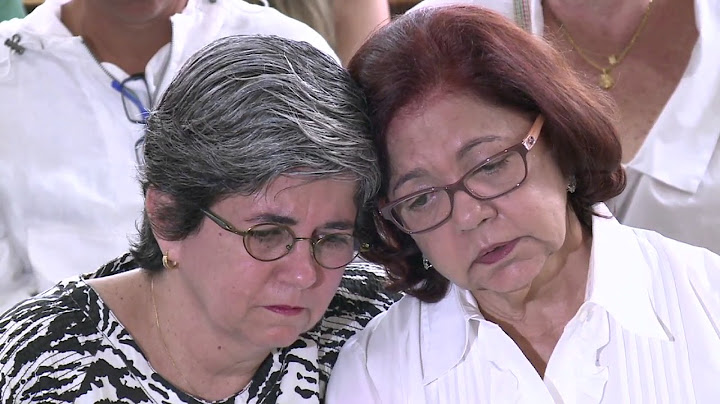 Amigos e familiares vão à missa de sétimo dia de João Castelo