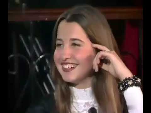 اول ظهور للفنانة نانسي عجرم بكرا لما بصير كبيره
