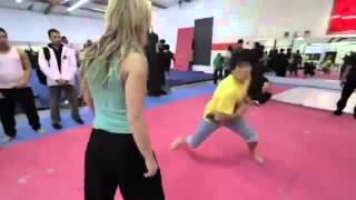 Dövüşçü Kız Sinirlenirse Fena Son