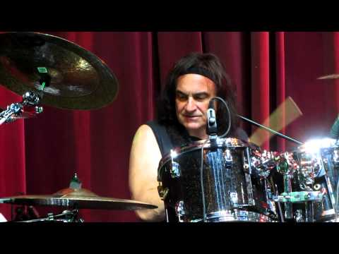 Video: Carmine Appice Nettovärde: Wiki, Gift, Familj, Bröllop, Lön, Syskon