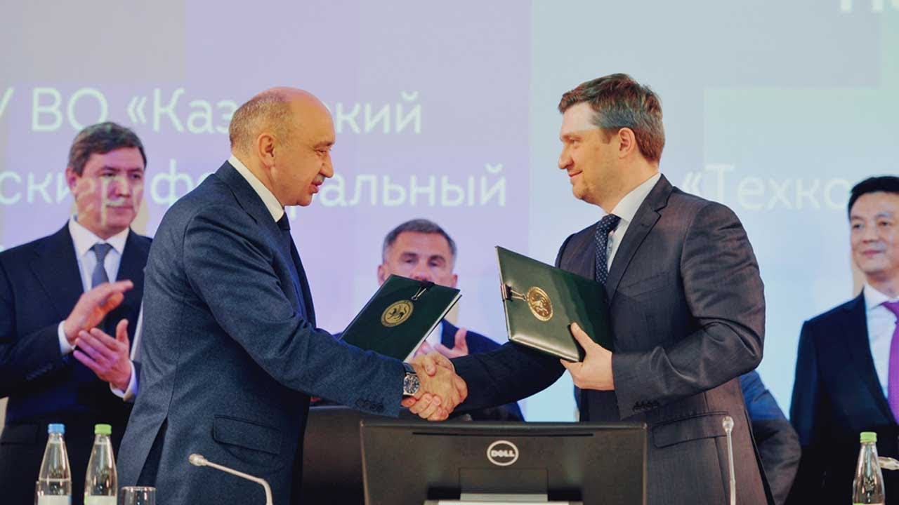 студенческий билет Huawei и КФУ стали партнёрами