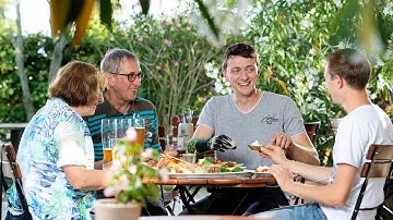 Myo Plus pattern recognition - Wolfgangs Story | Ottobock