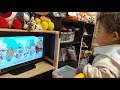 NHKアニメわしも-wasimo-のOP主題歌わしものうたを聴く2歳児3じっと凝視の全集中!でも歌が終わると...
