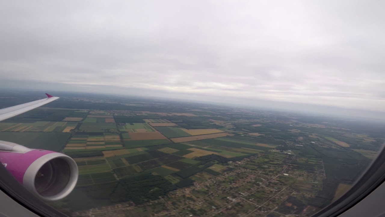WIZZ AIR Airbus A320 Timelapse Approach and Landing in Budapest