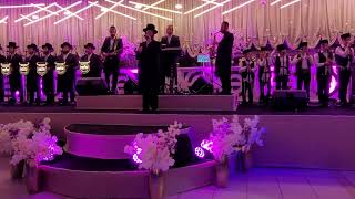 משה שטעקל, מקהלת מלכות, מקהלת חסדימלך, על הקלידים צביקי רובין, בבר מצווה של ילד הפלא בנצי קלצקין