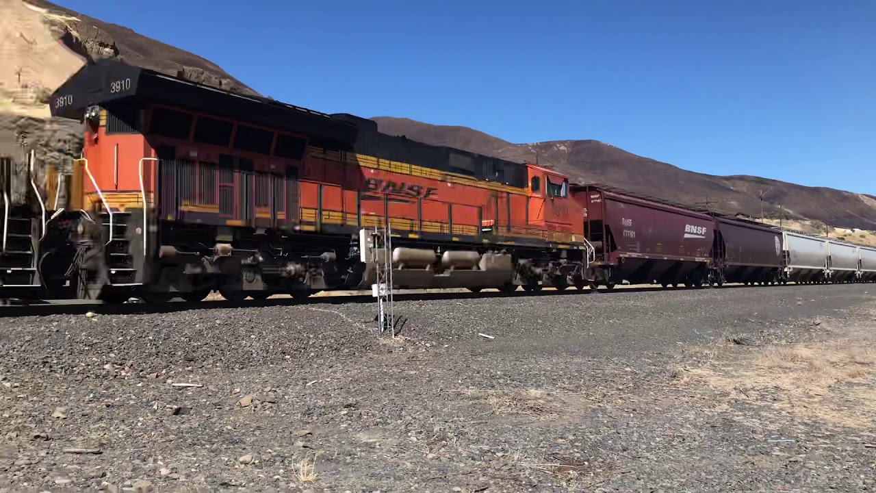 camera iphone 8 plus apk Westbound BNSF Grainer at AVERY WA with BNSF Heritage Hopper and BNSF 8101 DPU