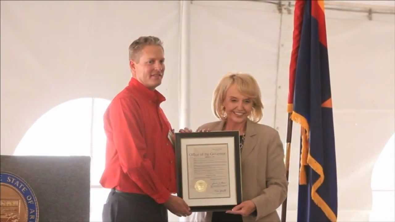 camera iphone 8 plus apk Governor Jan Brewer at Hickman's Feed Mill Grand Opening