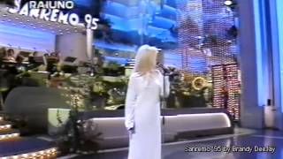 Vignette de la vidéo "PATTY PRAVO - I Giorni Dell'armonia (Sanremo 1995 - Prima Esibizione - AUDIO HQ)"