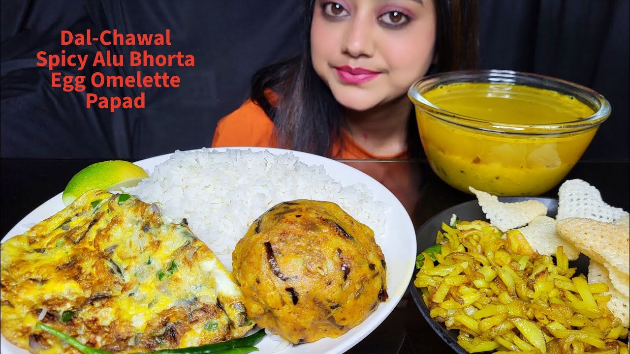 ASMR EATING Rice, Dal, Spicy Alu Bhorta, Masala Omelette, Alu Bhaji, Papar | Mukbang | Big Bites 