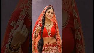 Very beautiful lady presenting herself very nicely#beautiful#dance love#saree#model#beauty#beautiful