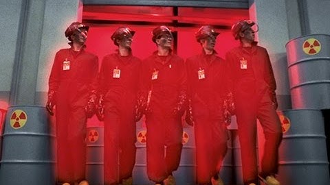 放射能に汚染された田舎町で繰り広げられる問題作！映画『ヒューマン・ハイウェイ　≪ディレクターズ・カット版≫』予告編