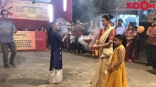 Sushmita Sen performed 'Dhunuchi Nacch' with her daughters and more | Bollywood News