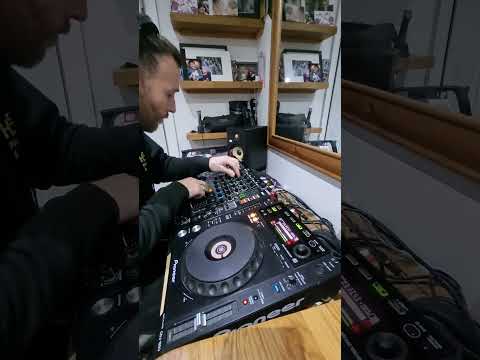 Pioneer CDJ 850 DNB mix Reloop mixer