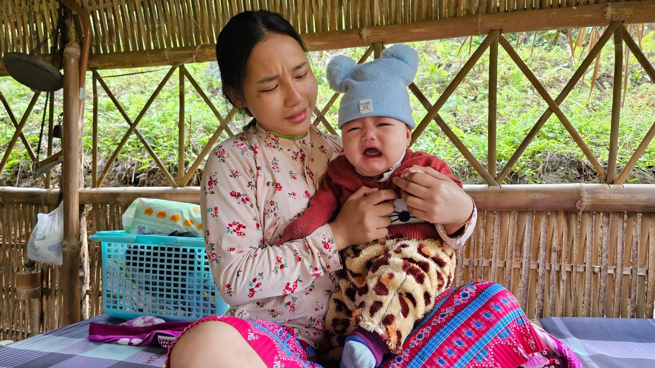 The stressful life of a 17-year-old single mother raising her children ...