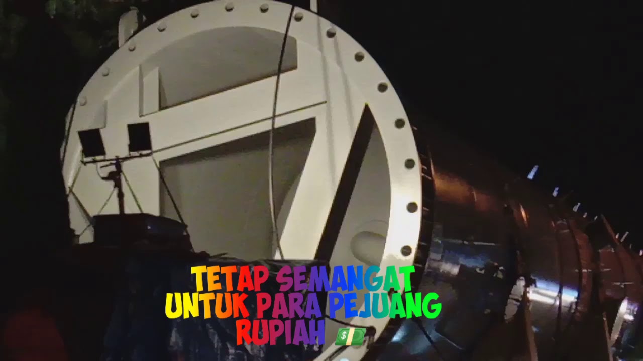 Perjalanan Truk  besar  Pertamina menuju JTB kecamatan 