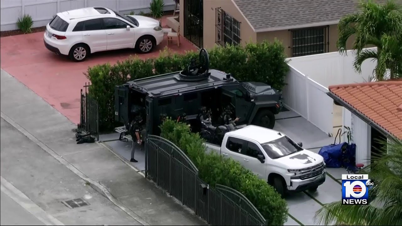 SWAT scene ends peacefully at home in Hialeah - YouTube