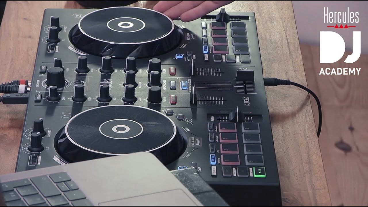 DJUCED | Learn to beatmatch | 04 Beatmatch your songs with the jogwheels - YouTube