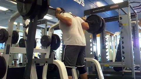 385 pause squats with bands