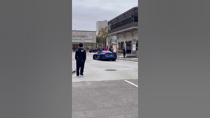 Aggressive Dodge Viper. Acceleration and Exhaust