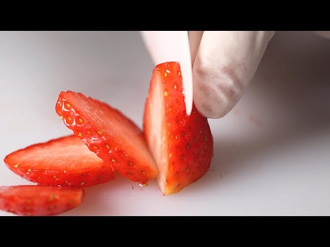 ASMR + Strawberry = Paradise 🍓 ASMR유튜버가 딸기에 과몰입한 영상