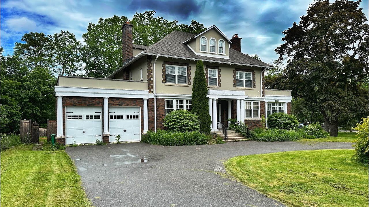 Mysterious ABANDONED 1930s MANSION frozen in time