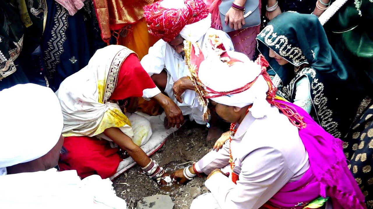 🐠 मछली पकड़ने की आदिवासी शादी रीति-रिवाज।आदिवासी दुल्हन विदाई। लाड़ा लाड़ी। Adivasi Shadi Video 2025