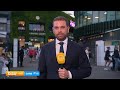 World's number 1 tennis player survives a five-set scare at Wimbledon | 9 News Australia