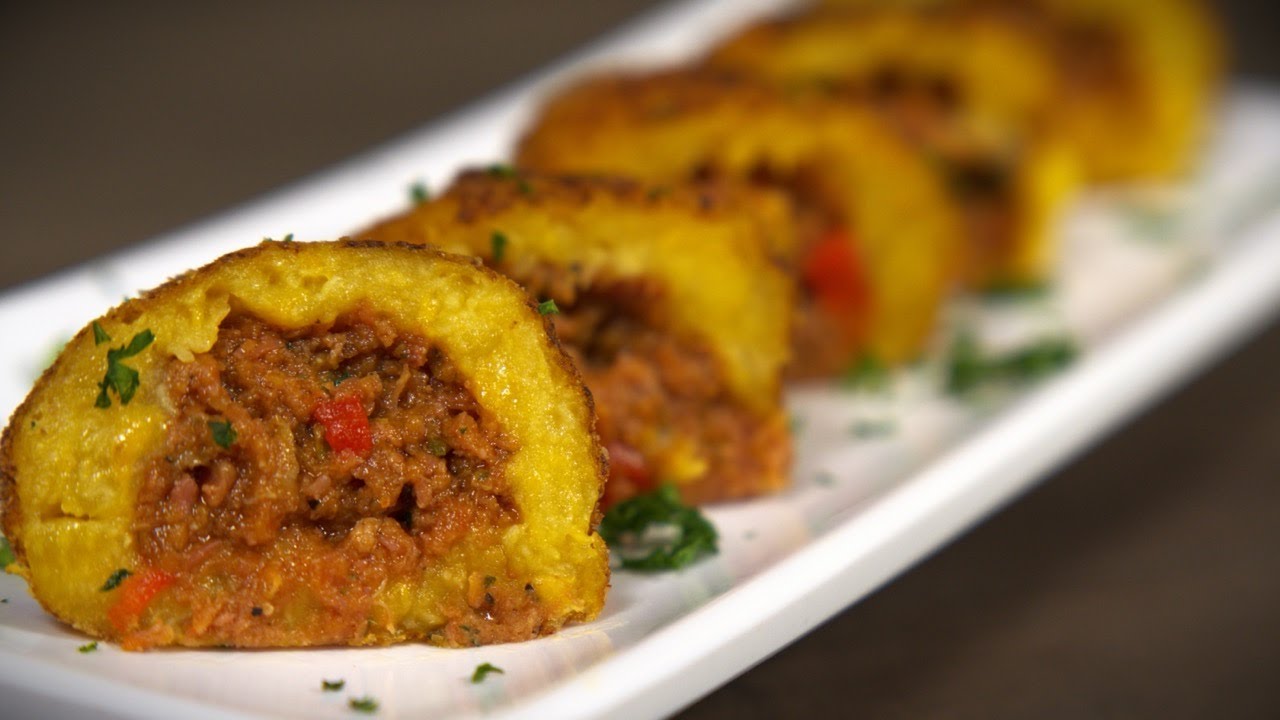 Rellenos de plátano maduro y corned beef