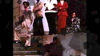 Download Lagu 24 carat black - i begin to weep (1974).wmv MP3