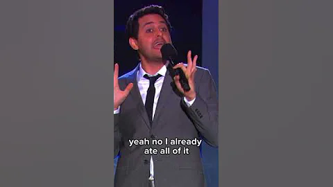 Weird Bathroom Choice 😂🫣 #standup #comedy #baking #apple #scent #neuroticgangsterspecial