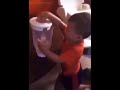 طفل يقلد صوت خلاطة مضحك هههههههه